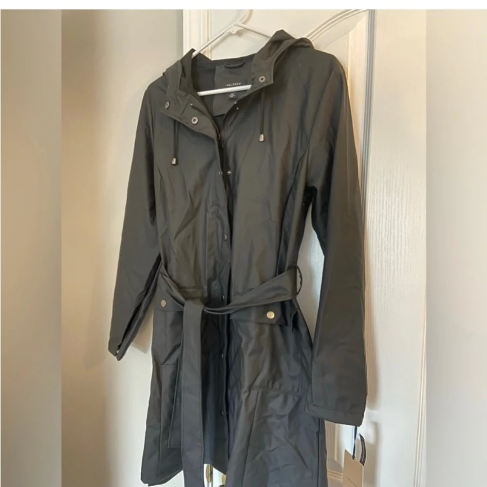 Halogen Size Small Raincoat - Picture 5 of 12